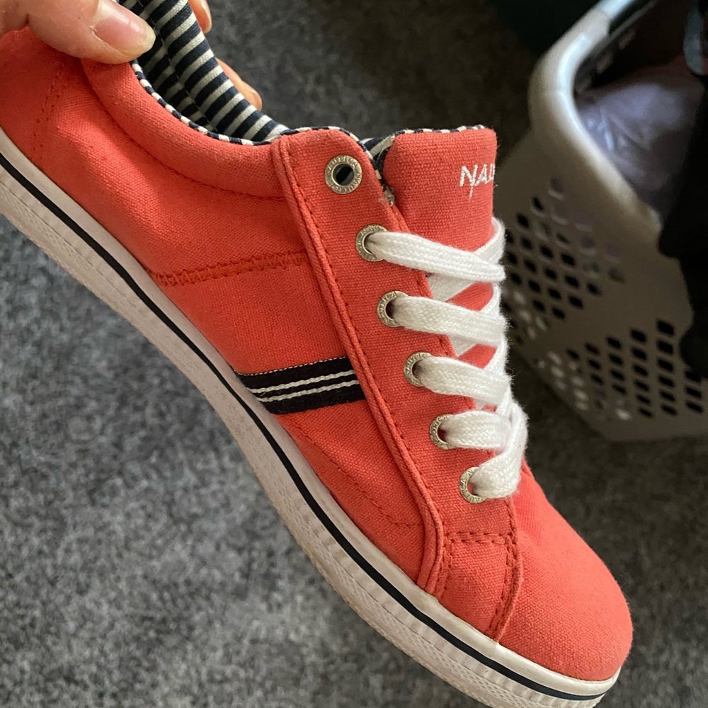 Fashion shoes